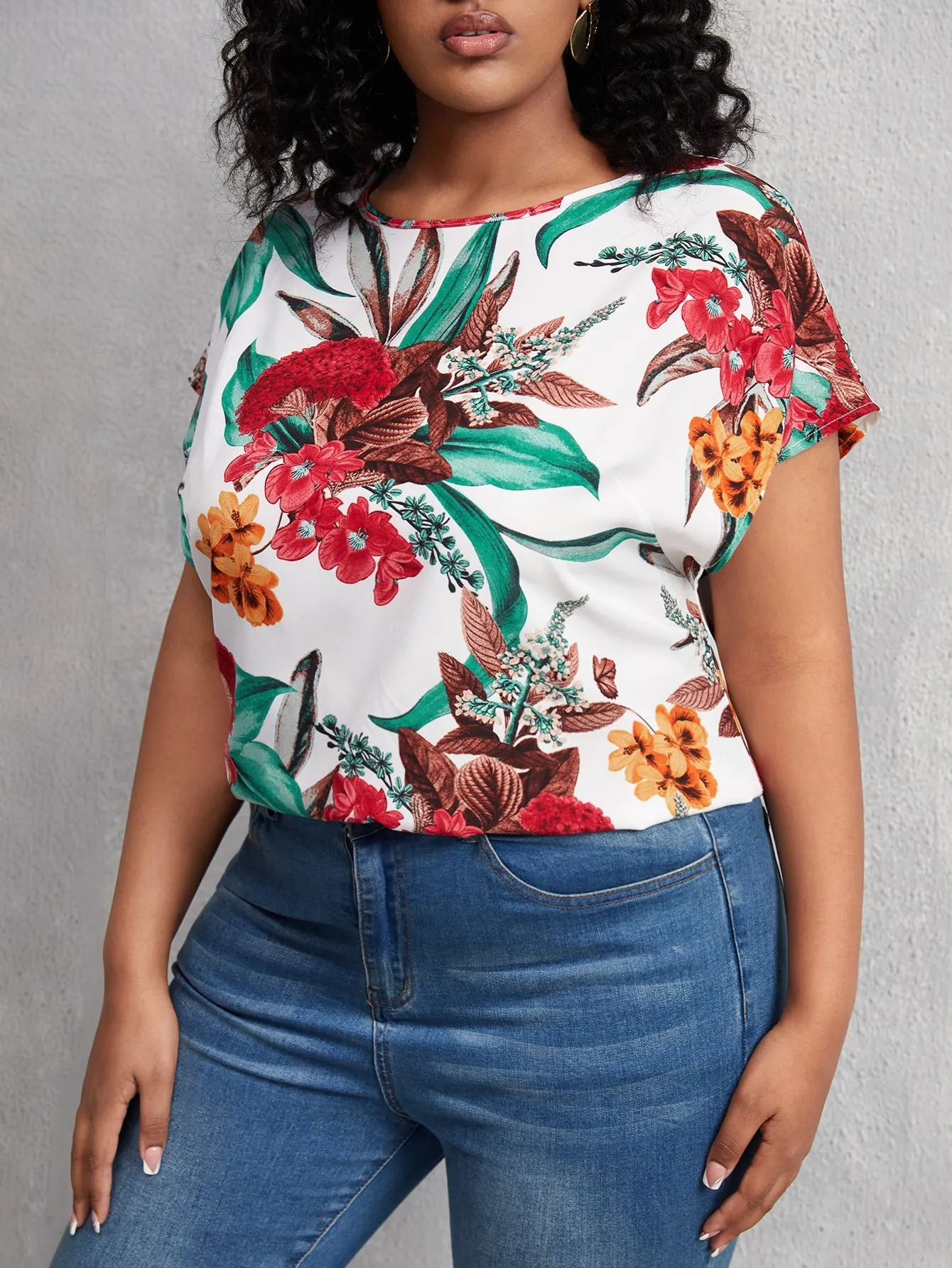 Floral Short Sleeve Round Neck Regular Plus Size Blouse