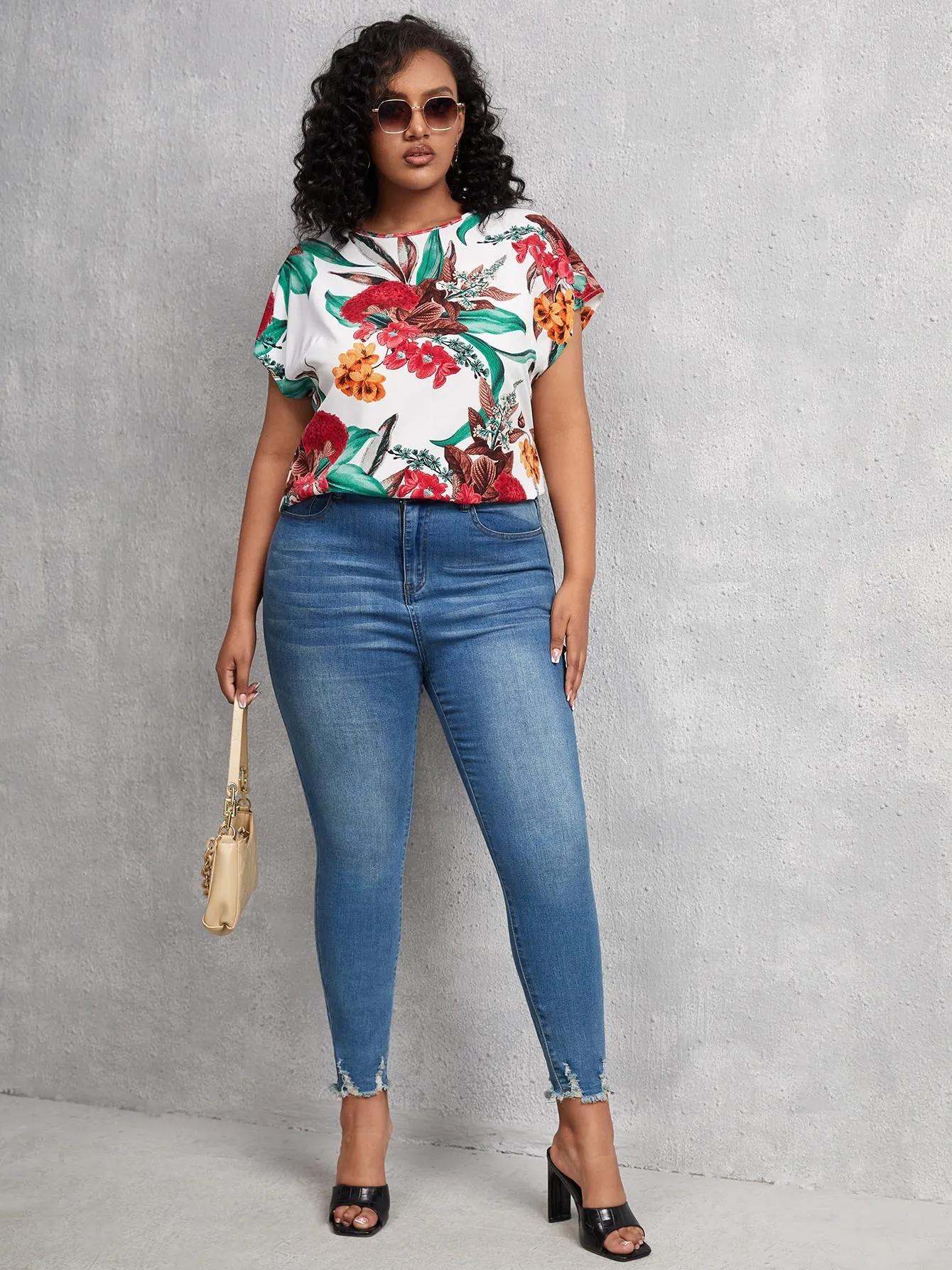 Floral Short Sleeve Round Neck Regular Plus Size Blouse