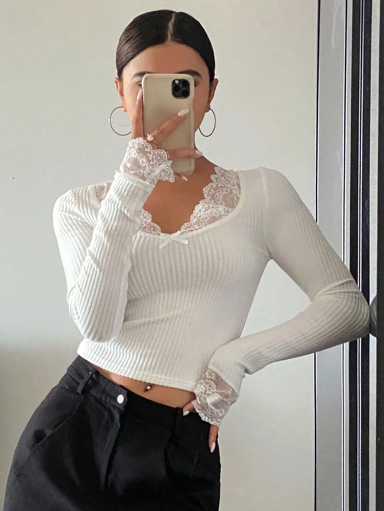 SHEIN DAZY Women's Round Neck Lace Patchwork Slim Fit Long Sleeve T-Shirt